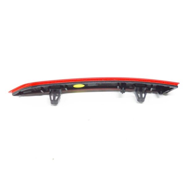 3G0945104A - NEW VOLKSWAGEN PASSAT B8 REAR RIGHT BUMPER INNER REFLECTOR 3G0945104A