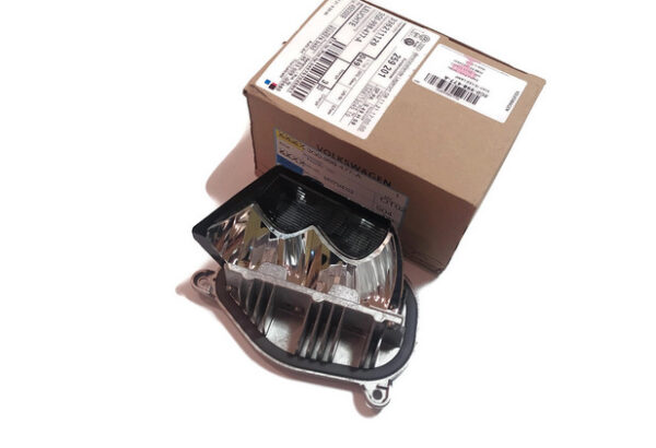 3G0998477A - NEW VW PASSAT B8 3G FRONT RIGHT HEADLIGHT LED CONTROL UNIT 3G0998477A