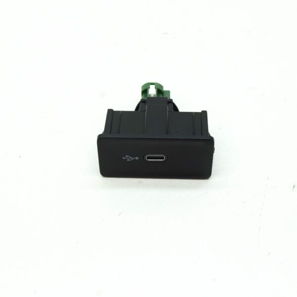 3G5035726B - NEW VOLKSWAGEN ARTEON 3H7 USB CONNECTOR 3G5035726B ORIGINAL