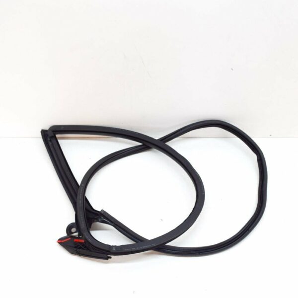 3G8867337T - NEW VOLKSWAGEN ARTEON 3H7 FRONT LEFT DOOR SEAL RUBBER 3G8867337T 2020