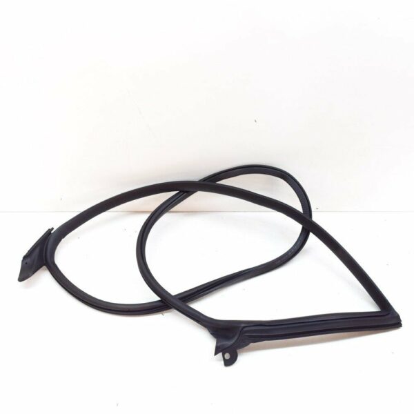 3G8867337T - NEW VOLKSWAGEN ARTEON 3H7 FRONT LEFT DOOR SEAL RUBBER 3G8867337T 2020