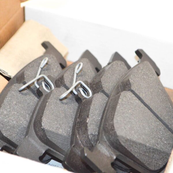 3Q0698451F - Volkswagen Golf MK7 rear brake pads 3Q0698451F NEW REAL