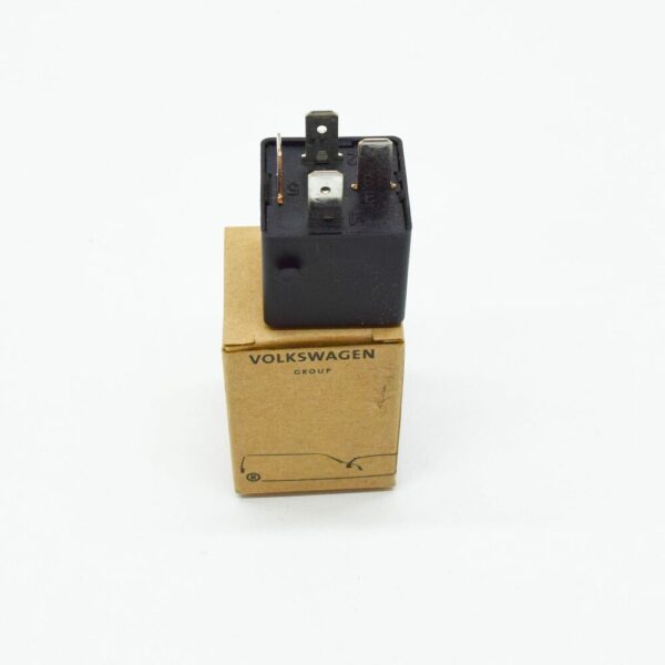 4H0951253A - NEW VOLKSWAGEN TOUAREG 7L FUEL PUMP RELAY 4H0951253A 5.0 DIESEL ORIGINAL