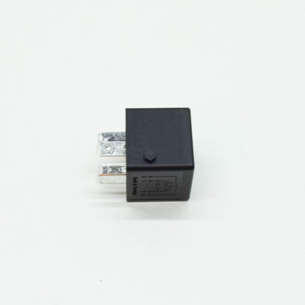 4H0951253A - NEW VOLKSWAGEN TOUAREG 7L FUEL PUMP RELAY 4H0951253A 5.0 DIESEL ORIGINAL