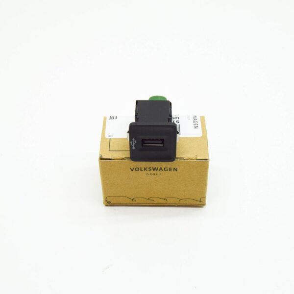 510035726 - NEW VW TRANSPORTER VI T6 USB CONNECTOR 510035726 ORIGINAL