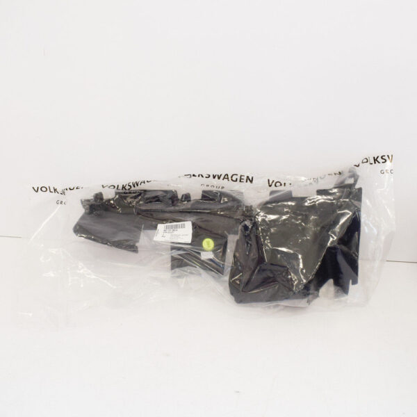 561121283A - NEW VOLKSWAGEN PASSAT B8 RADIATOR RIGHT SIDE AIR DUCT 561121283A 2016 ORIGINAL