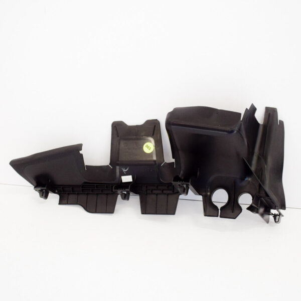 561121284A - NEW VOLKSWAGEN PASSAT B8 RADIATOR RIGHT SIDE AIR GUIDE 561121284A 2016 ORIGINAL