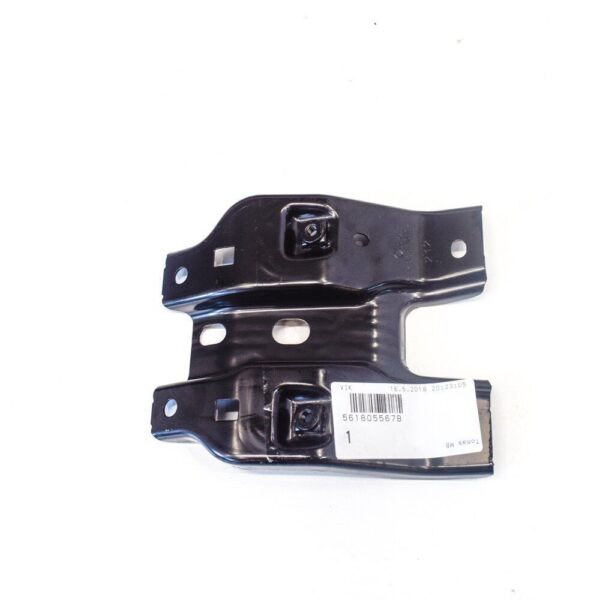 561805567B - VW PASSAT front center support for lock carriers B8 561805567B mint condition
