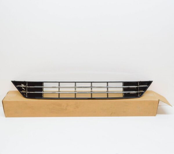 561853671FFOD - NEW VW PASSAT B8 FRONT BUMPER LOWER AIR GUIDE GRILLE 561853671FFOD ORIGINAL