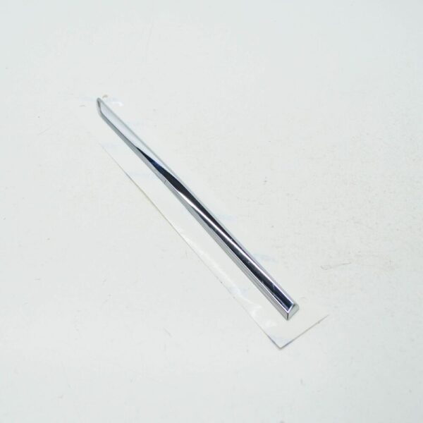 561853688M2ZZ - NEW VW PASSAT ALLTRACK B8 R-LINE FRONT RIGHT WING EMBLEM 561853688M2ZZ