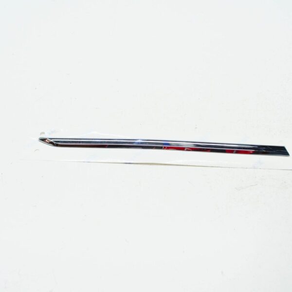 561853688M2ZZ - NEW VW PASSAT ALLTRACK B8 R-LINE FRONT RIGHT WING EMBLEM 561853688M2ZZ