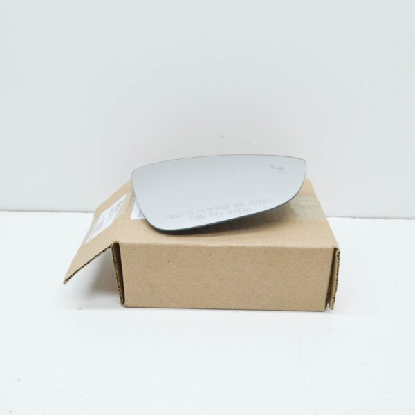 561857522AC - NEW VOLKSWAGEN PASSAT B8 FRONT RIGHT DOOR MIRROR GLASS 561857522AC ORIGINAL
