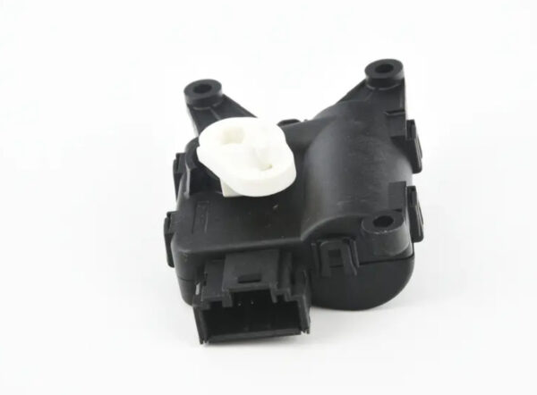 561907511E - NEW VOLKSWAGEN PASSAT B8 DEFROSTER FLAP SERVOMOTOR 561907511E ORIGINAL