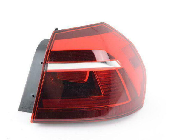561945096P - NEW VOLKSWAGEN PASSAT B8 REAR RIGHT TAILLIGHT 561945096P ORIGINAL