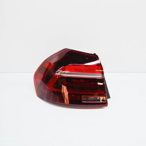 561945207C - NEW VOLKSWAGEN PASSAT B8 LED USA OUTER TAIL LIGHT - LEFT 561945207C ORIGINAL