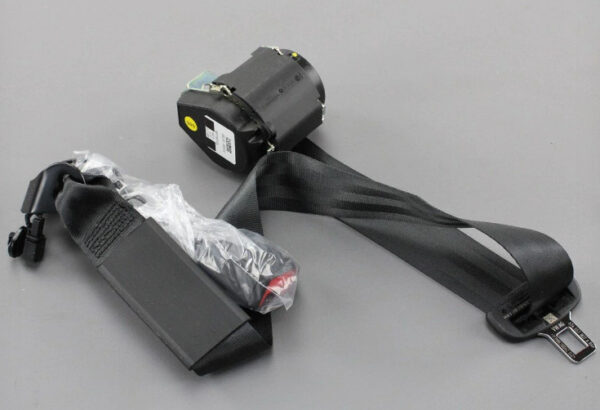 57A857807ARAA - New SKODA KAROQ NU Seat Belt Rear Centre 57A857807A RAA 57A857807ARAA