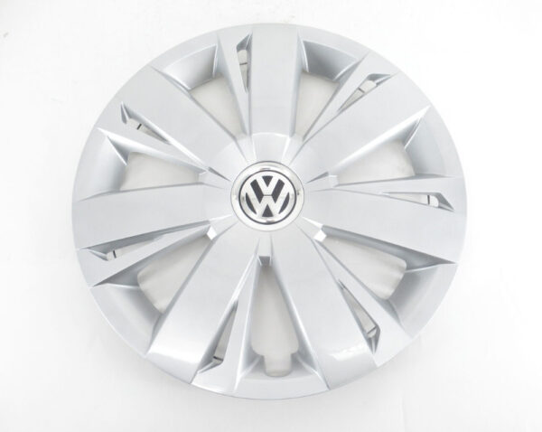 5C0601147A - NEW VW JETTA A6 WHEEL HUB COVER 5C0601147AQLV OEM