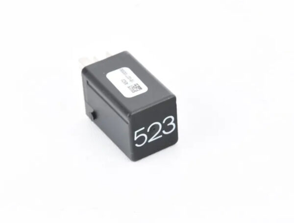 5C0951253A - NEW VOLKSWAGEN BEETLE A5 CONTACT CLOSE RELAY 5C0951253A ORIGINAL