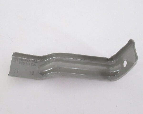 5C5813745 - NEW VOLKSWAGEN BEETLE CABRIO 5C REAR BODY PANEL LOWER RETAINER 5C5813745