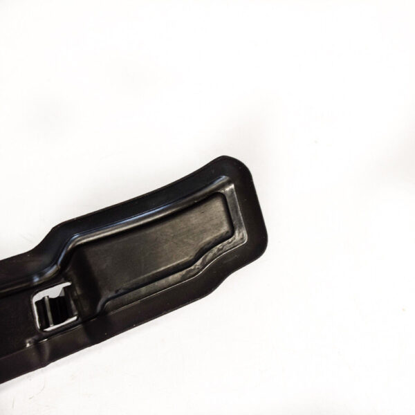 5C5821112 - NEW FOLKSCAR BEETLE A5 FRONT RIGHT FENDER END PLATE 5C5821112