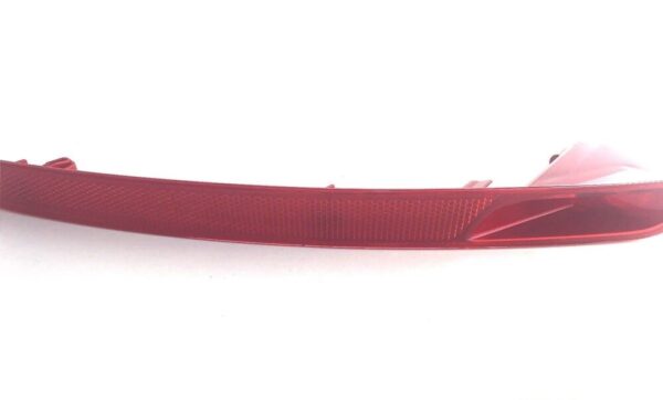 5C5945701C - NEW VOLKSWAGEN BEETLE REAR BUMPER LOWER LEFT REFLECTOR 5C5945701C