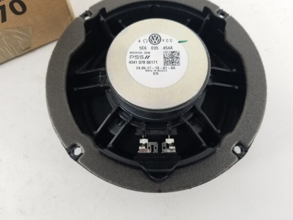 5C6035454A - NEW VOLKSWAGEN JETTA A6 FRONT DOOR BASS LOUDSPEAKER 5C6035454A ORIGINAL