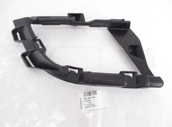 5C6807261 - NEW VW JETTA A6 FRONT BUMPER LEFT FOG LIGHT BRACKET 5C6807261 ORIGINAL