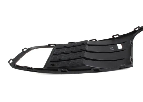 5C6853666B9B9 - NEW VOLKSWAGEN JETTA A6 MK6 FRONT RIGHT GLI VENT GRILLE 5C6853666B9B9 ORIGINAL