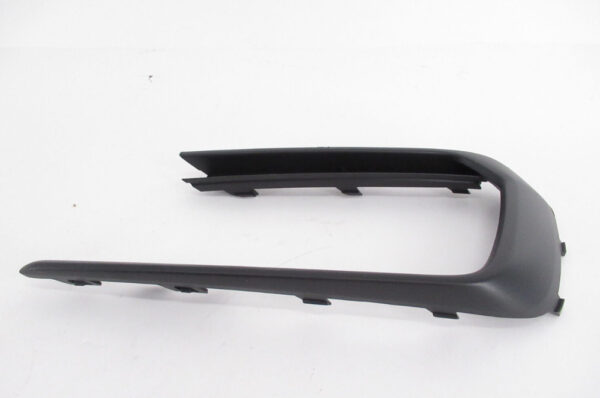 5C6853666F9B9 - NEW VW JETTA A6 FRONT BUMPER RIGHT FOG LIGHT GRILLE FRAME 5C6853666F9B9 ORIGINAL