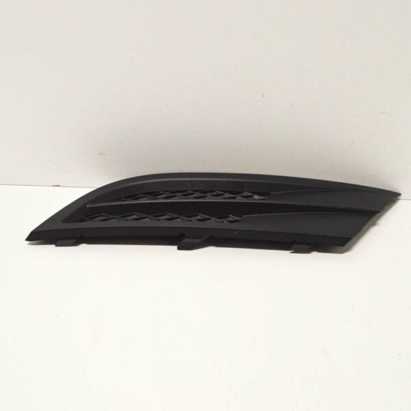 5C6853666G9B9 - NEW VOLKSWAGEN JETTA MK6 FRONT RIGHT FOG LIGHT GRILL 5C6853666G9B9