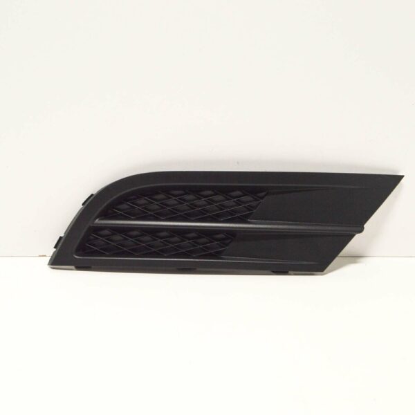 5C6853666G9B9 - NEW VOLKSWAGEN JETTA MK6 FRONT RIGHT FOG LIGHT GRILL 5C6853666G9B9