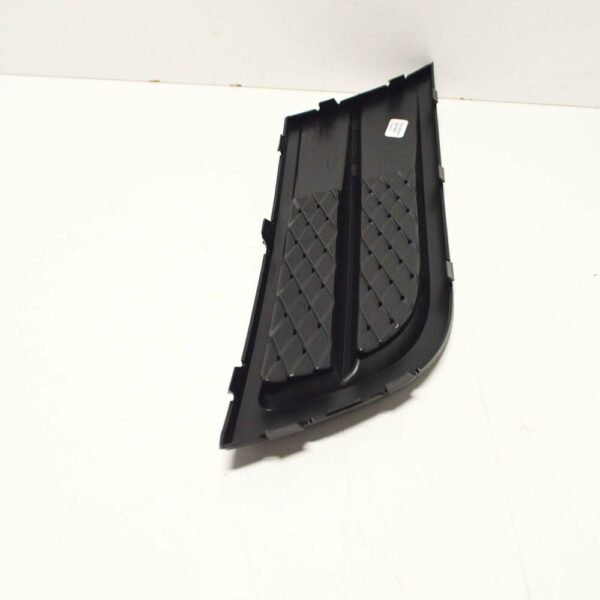 5C6853666G9B9 - NEW VOLKSWAGEN JETTA MK6 FRONT RIGHT FOG LIGHT GRILL 5C6853666G9B9