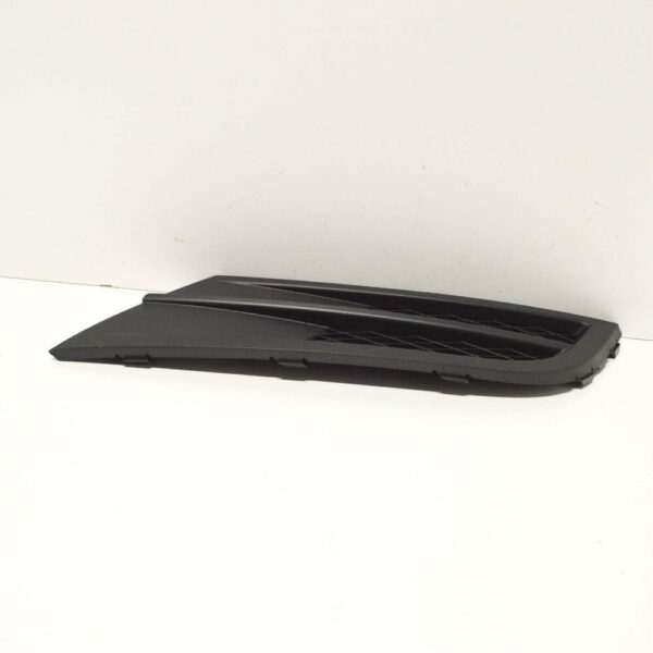 5C6853666G9B9 - NEW VOLKSWAGEN JETTA MK6 FRONT RIGHT FOG LIGHT GRILL 5C6853666G9B9