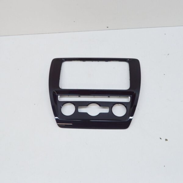 5C6858069FTAI - NEW VW JETTA MK6 16 CENTER INSTRUMENT PANEL RADIO TRIM 5C6858069FTAI