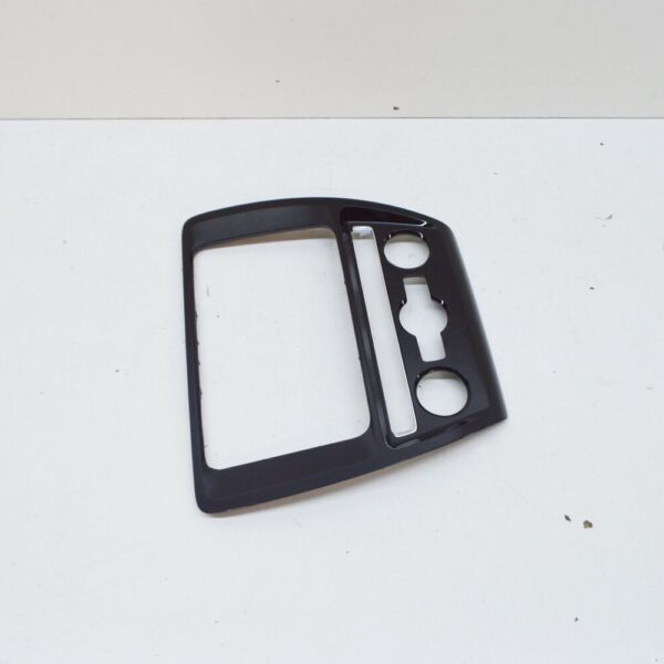 5C6858069FTAI - NEW VW JETTA MK6 16 CENTER INSTRUMENT PANEL RADIO TRIM 5C6858069FTAI