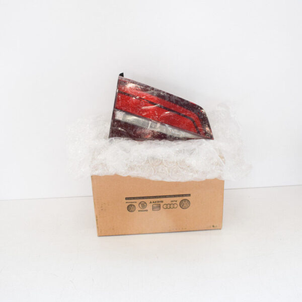 5C6945093L - NEW VOLKSWAGEN JETTA MK6 REAR LEFT TAILLIGHT 5C6945093L