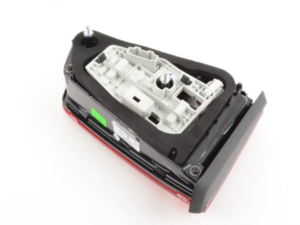 5C6945094D - NEW VOLKSWAGEN JETTA A6 MK6 REAR RIGHT INNER TAILLIGHT 5C6945094D ORIGINAL