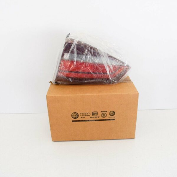 5C6945094K - NEW VOLKSWAGEN JETTA 5C REAR RIGHT TAILLIGHT 5C6945094K ORIGINAL