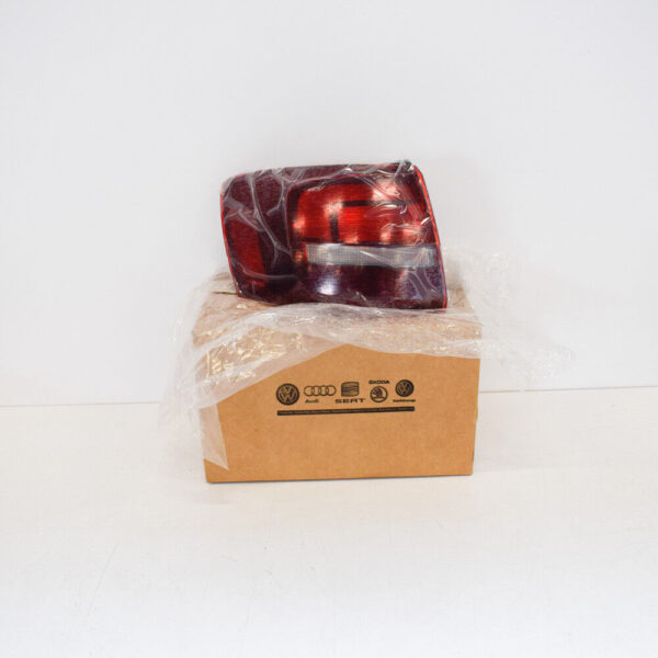 5C6945095N - NEW VOLKSWAGEN JETTA MK6 REAR LEFT TAILLIGHT 5C6945095N