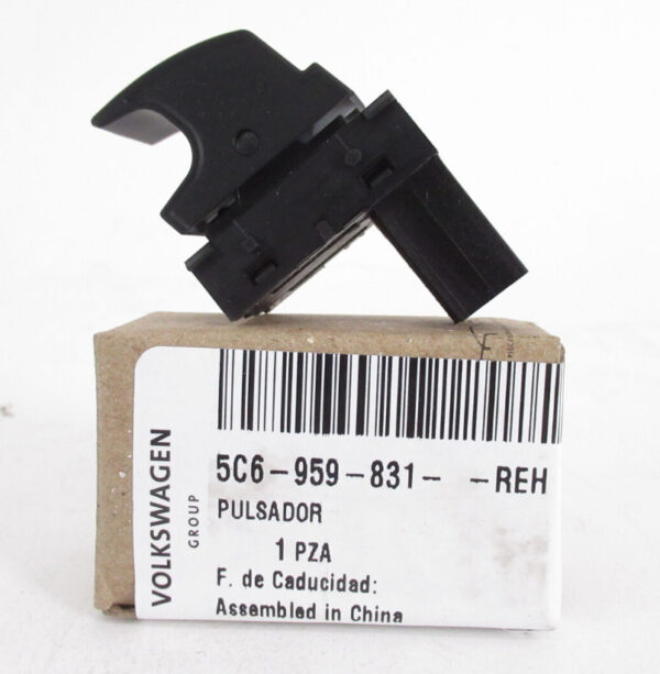 5C6959831REH - NEW VW JETTA A6 FRONT LEFT DOOR REAR LID LOCK BUTTON LHD 5C6959831REH