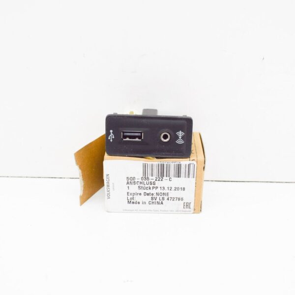 5G0035222C - Volkswagen GOLF MK7 USB and AUX-IN Port 5G0035222C New