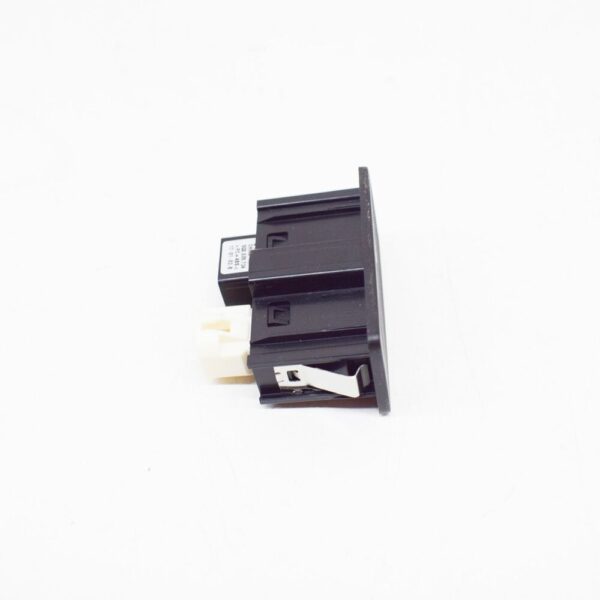 5G0035222C - Volkswagen GOLF MK7 USB and AUX-IN Port 5G0035222C New