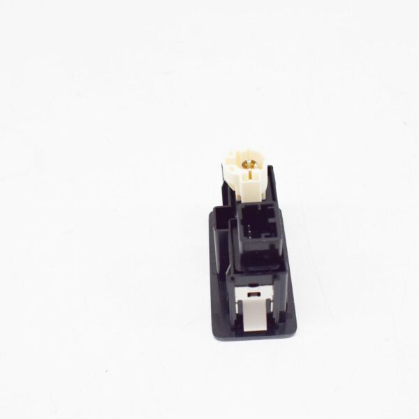 5G0035222C - Volkswagen GOLF MK7 USB and AUX-IN Port 5G0035222C New