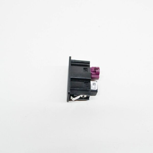 5G0035222F - Volkswagen BEETLE A5 USB and AUX-IN Port 5G0035222F NEW Genuine