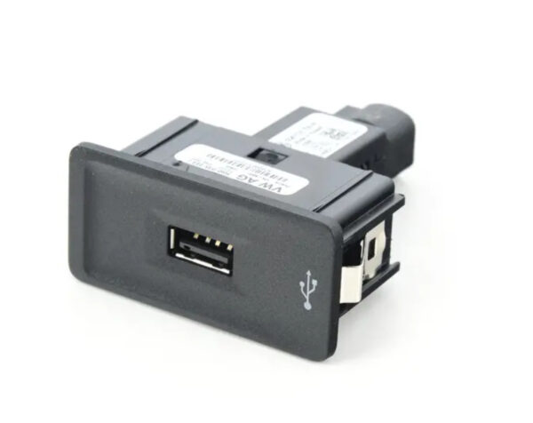 5G0035222J - NEW VOLKSWAGEN GOLF 5G MK7 ADDITIONAL MUSIC PLAYER CONNECTOR 5G0035222J ORIGINAL
