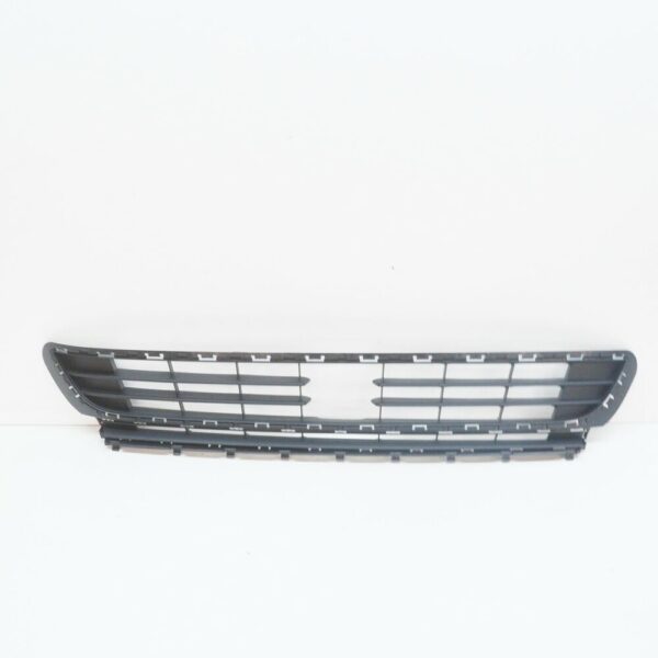 5G0853677B9B9 - NEW VOLKSWAGEN GOLF MK7 FRONT BUMPER LOWER GRILLE 5G0853677B9B9 2015