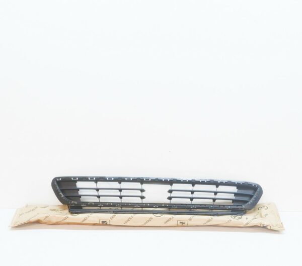 5G0853677B9B9 - NEW VOLKSWAGEN GOLF MK7 FRONT BUMPER LOWER GRILLE 5G0853677B9B9 2015