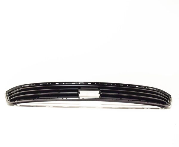 5G0853677G041 - VW GOLF VII 5G1,BQ1,BE1,BE2 Front Bumper Lower Center R Grill 5G0853677G041 NEW