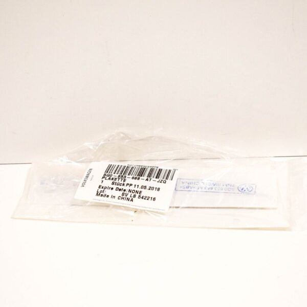 5G0853688ATJZQ - NEW VOLKSWAGEN GOLF MK7 RIGHT FENDER GTI EMBLEM 5G0853688ATJZQ ORIGINAL