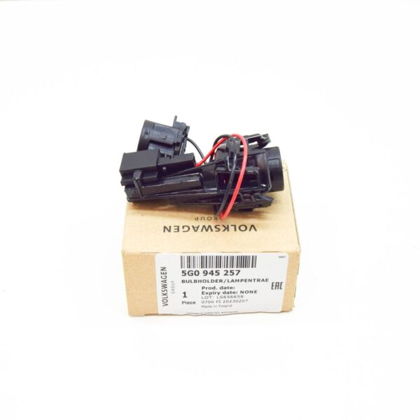 5G0945257 - NEW VW GOLF MK7 REAR LEFT OUTER TAIL LIGHT BULB CARRIER 5G0945257 ORIGINAL